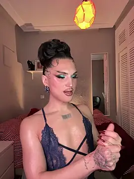 lacattiva online show from December 3, 2025, 8:18 pm