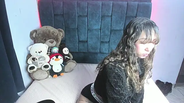 ValentinaKlean online show from February 19, 2026, 3:02 am