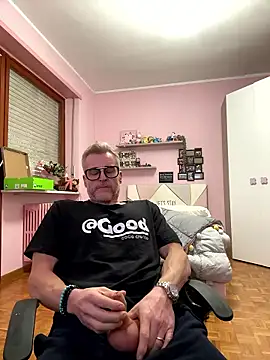 Snapshot of Axl_hot chatting on January 11, 2026, 2:55 pm Axl hot online show from January 11, 2026, 2:55 pm