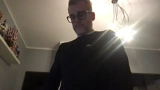 Snapshot of Axl_hot chatting on January 15, 2026, 4:22 pm Axl hot online show from January 15, 2026, 4:22 pm