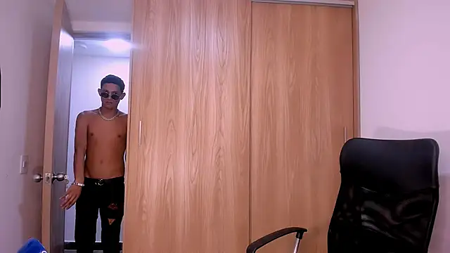 Snapshot of Toy_boy777 chatting on February 12, 2026, 9:15 am Toy boy777 online show from February 12, 2026, 9:15 am