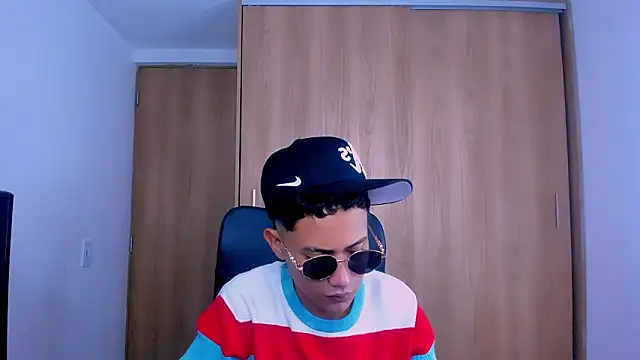 Snapshot of Toy_boy777 chatting on February 19, 2026, 9:22 pm Toy boy777 online show from February 19, 2026, 9:22 pm