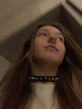 Snapshot of VesnaCrystal chatting on November 16, 2025, 3:17 pm VesnaCrystal online show from November 16, 2025, 3:17 pm