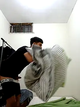 giudich1 online show from September 30, 2025, 12:04 am