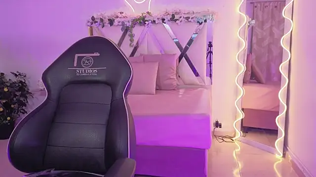 ZURY TAY online show from March 30, 2026, 11:55 am