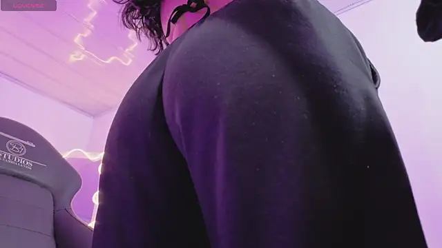 ZURY TAY online show from March 31, 2026, 11:43 am