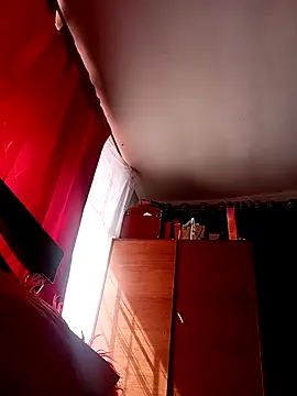 Lady 16 online show from December 14, 2025, 2:44 pm