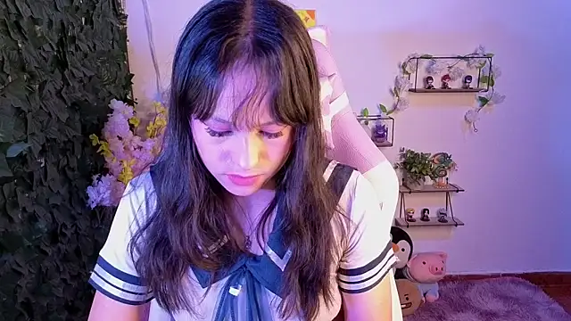 Eymmy 24 online show from May 4, 2026, 1:34 am