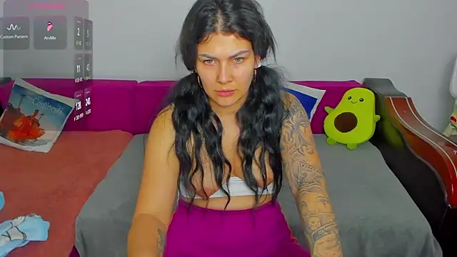 MiaKiittyy online show from January 8, 2026, 5:37 pm