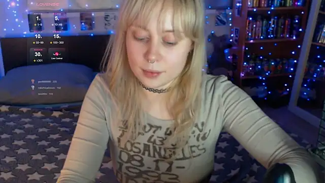 Snapshot of s1lvercherub chatting on May 16, 2026, 8:07 pm s1lvercherub online show from May 16, 2026, 8:07 pm