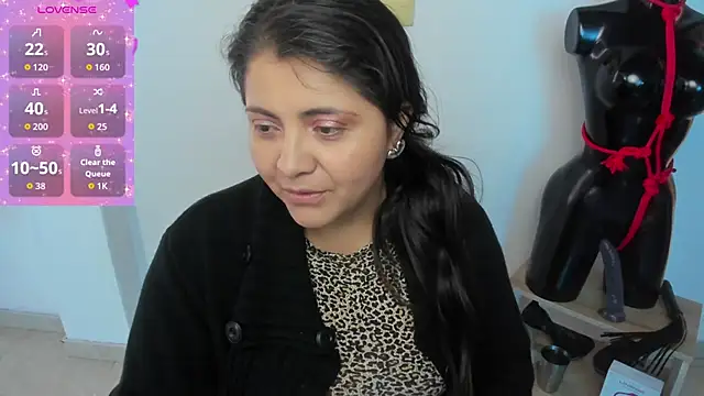 TifanyAmazinng online show from September 26, 2025, 12:31 pm