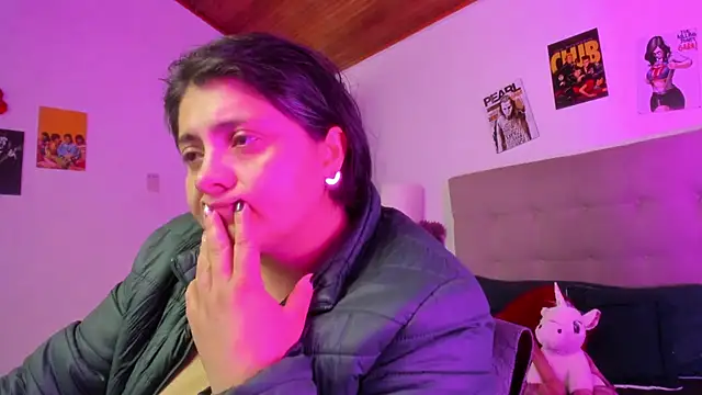 TifanyAmazinng online show from February 4, 2026, 12:22 pm