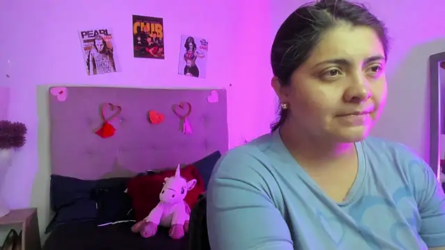 TifanyAmazinng online show from February 12, 2026, 12:33 pm