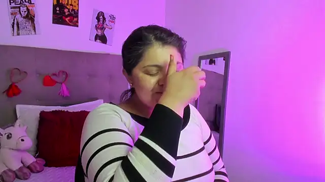 TifanyAmazinng online show from February 23, 2026, 12:46 pm