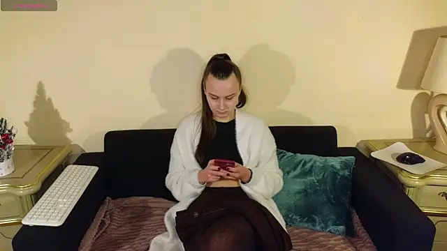 Kelly Cartier online show from January 15, 2026, 12:54 pm