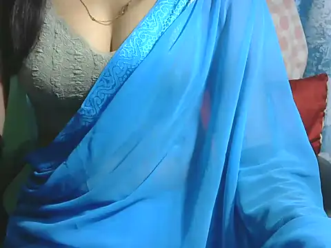 sheetal-sheetal95 online show from April 18, 2026, 5:50 pm