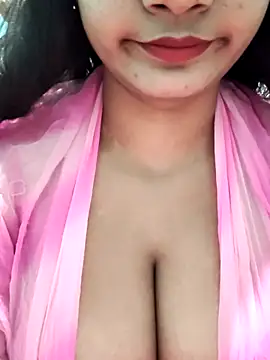 Snapshot of BerryOnFire chatting on February 13, 2026, 8:43 am BerryOnFire online show from February 13, 2026, 8:43 am