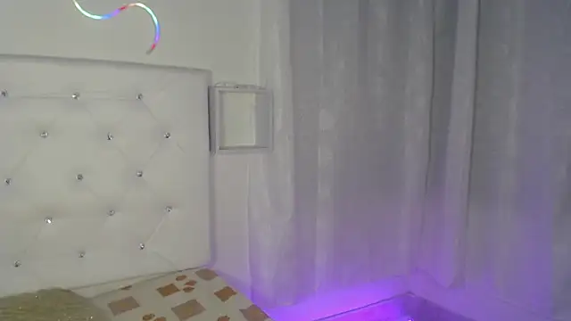 tatixxxvega online show from October 3, 2025, 1:41 pm