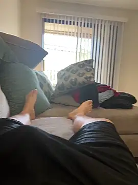 encinas15 online show from November 6, 2025, 8:54 pm