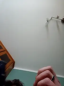 Snapshot of Teufel-in-weiss chatting on March 4, 2026, 7:25 am Teufel-in-weiss online show from March 4, 2026, 7:25 am