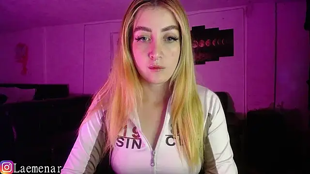 Saraa-Smith online show from November 6, 2025, 3:40 am