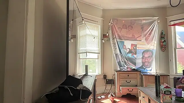 Snapshot of VeeJay48826 chatting on September 12, 2025, 5:46 pm VeeJay48826 online show from September 12, 2025, 5:46 pm