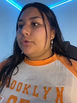 Snapshot of Nicky-222 chatting on February 17, 2026, 2:08 am Nicky-222 online show from February 17, 2026, 2:08 am