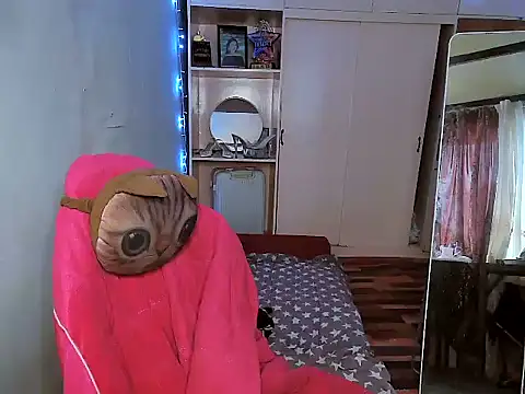 YourNikkieXxx online show from December 16, 2025, 11:43 pm