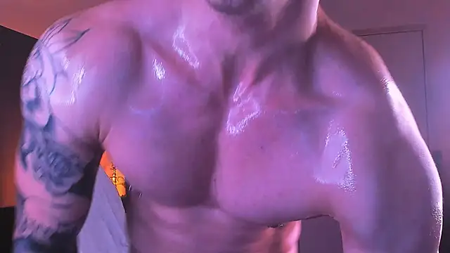 Snapshot of Oscar_Miller_ chatting on October 12, 2025, 9:14 pm Oscar Miller online show from October 12, 2025, 9:14 pm