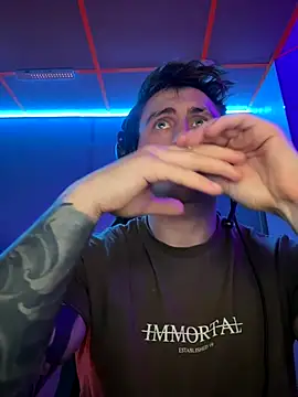 Snapshot of Oscar_Miller_ chatting on October 16, 2025, 9:49 pm Oscar Miller online show from October 16, 2025, 9:49 pm