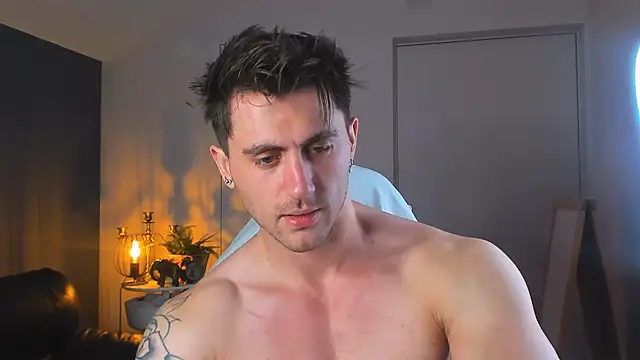 Snapshot of Oscar_Miller_ chatting on October 19, 2025, 9:04 pm Oscar Miller online show from October 19, 2025, 9:04 pm