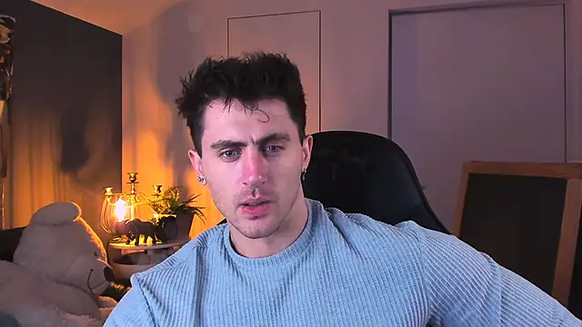 Snapshot of Oscar_Miller_ chatting on October 28, 2025, 8:55 pm Oscar Miller online show from October 28, 2025, 8:55 pm