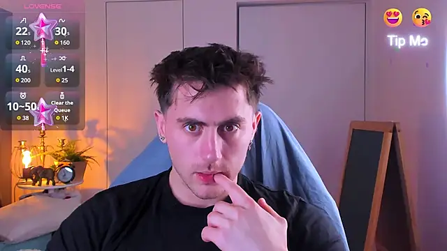 Snapshot of Oscar_Miller_ chatting on November 14, 2025, 9:24 pm Oscar Miller online show from November 14, 2025, 9:24 pm