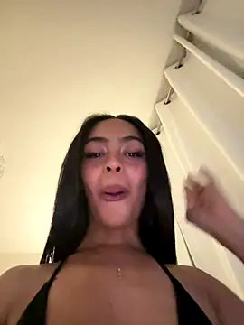 yasmingarcia online show from November 19, 2025, 11:49 pm