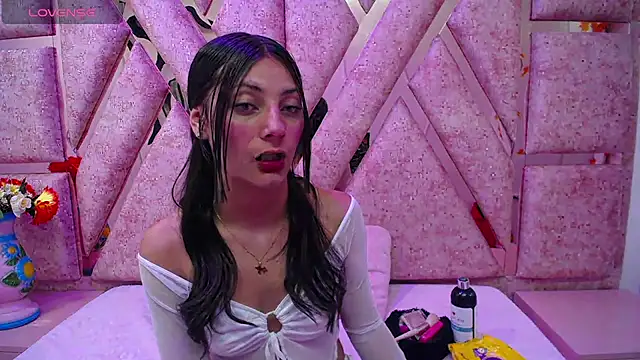  Luna Bennett online show from April 10, 2026, 3:12 am