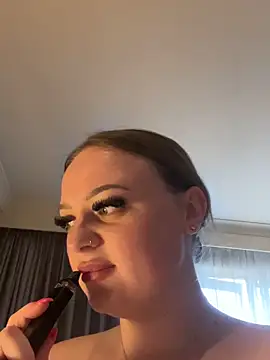 SexySashaxox online show from April 10, 2026, 3:39 pm