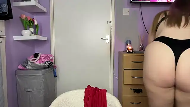 SexySashaxox online show from April 15, 2026, 6:37 pm