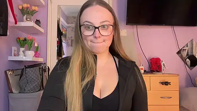 Snapshot of SexySashaxox chatting on June 1, 2026, 8:21 pm SexySashaxox online show from June 1, 2026, 8:21 pm