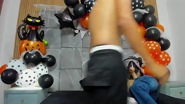 ChanellandMax online show from October 25, 2025, 7:30 pm