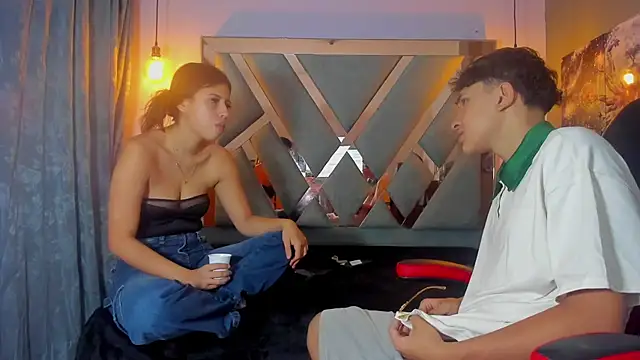 ChanellandMax online show from December 14, 2025, 1:49 pm