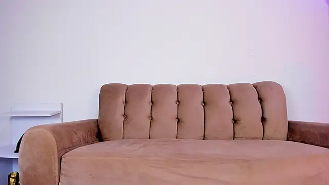 fressittalove01 online show from November 8, 2025, 1:55 pm