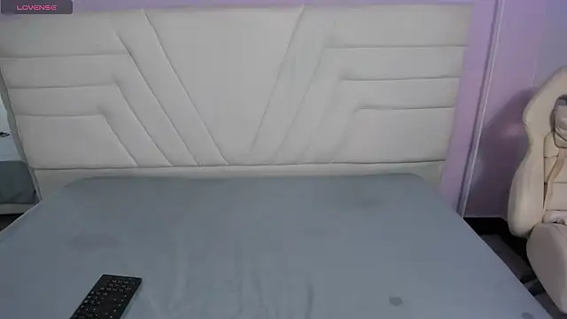 fressittalove01 online show from March 24, 2026, 12:32 pm