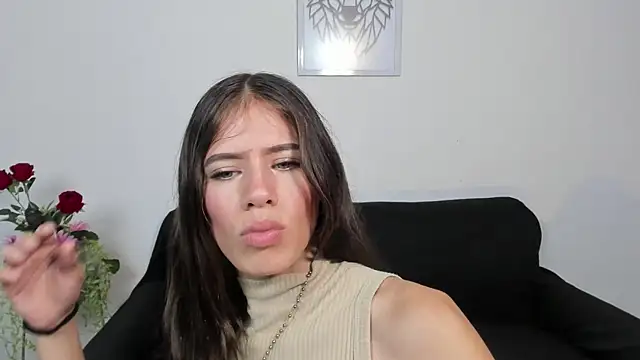 fressittalove01 online show from April 15, 2026, 12:34 pm