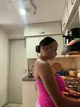 Snapshot of Laia_Gomez chatting on February 5, 2026, 8:46 pm Laia Gomez online show from February 5, 2026, 8:46 pm