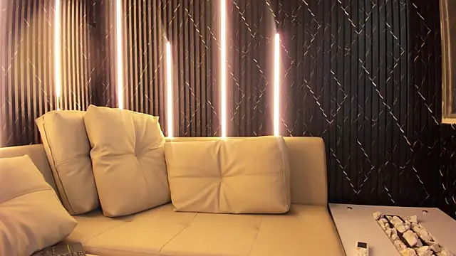 VioletRose as online show from March 20, 2026, 3:44 am