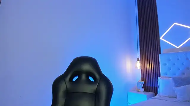 ZamabyCrucie online show from January 15, 2026, 12:04 am