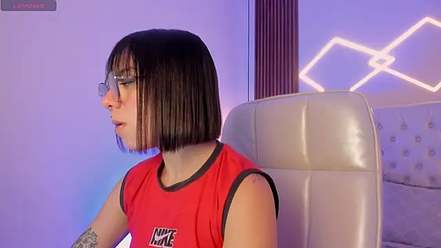 ZamabyCrucie online show from February 12, 2026, 11:33 pm