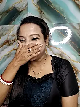 Snapshot of hornypiu697 chatting on February 25, 2026, 3:27 am hornypiu697 online show from February 25, 2026, 3:27 am