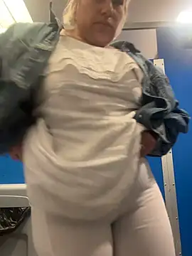 toomuchofafreak online show from February 10, 2026, 7:34 am