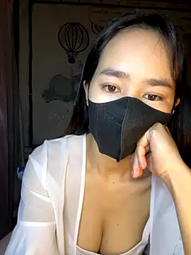 Snapshot of TiNa_04 chatting on October 23, 2025, 11:46 pm TiNa 04 online show from October 23, 2025, 11:46 pm